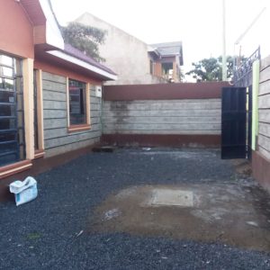 Master ensuite With a perimeter wall. Brand new house. All documents available Selling 6.5m