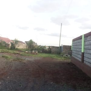 Master ensuite With a perimeter wall. Brand new house. All documents available Selling 6.5m